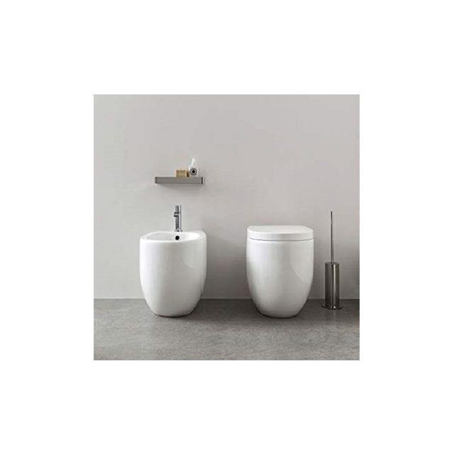 Toiletten  Nic Design Milk Toiletten  am Boden 003 279 + 004 280 + 005 527
